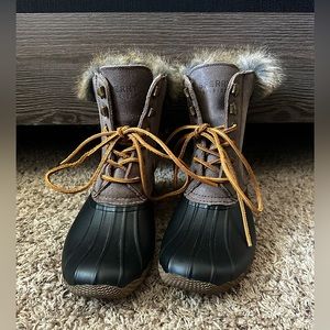 Sperry Women's Top-Sider Faux Fur Beige/Gray Suede Duck Waterproof Boots